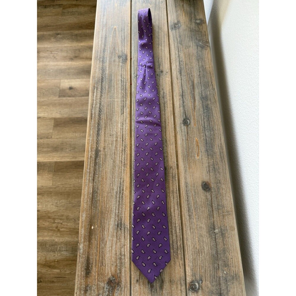 Forsyth Men’s Purple Paisley Hand Sewn Silk Neck Tie